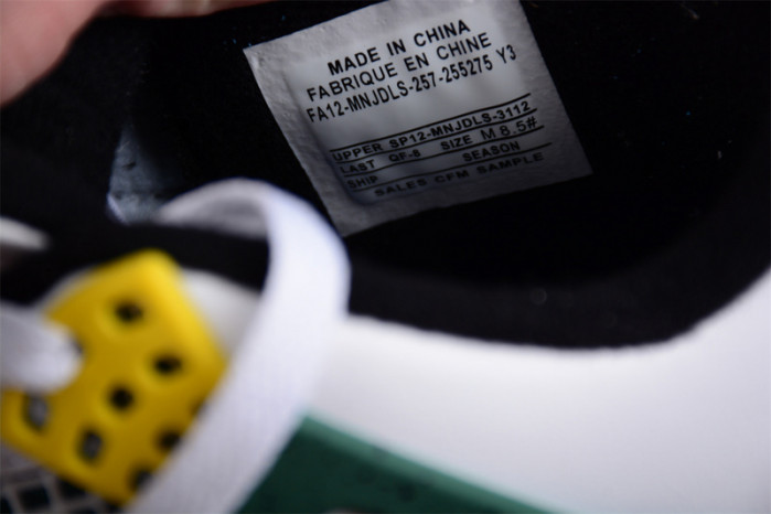 Air Jordan 4 PE