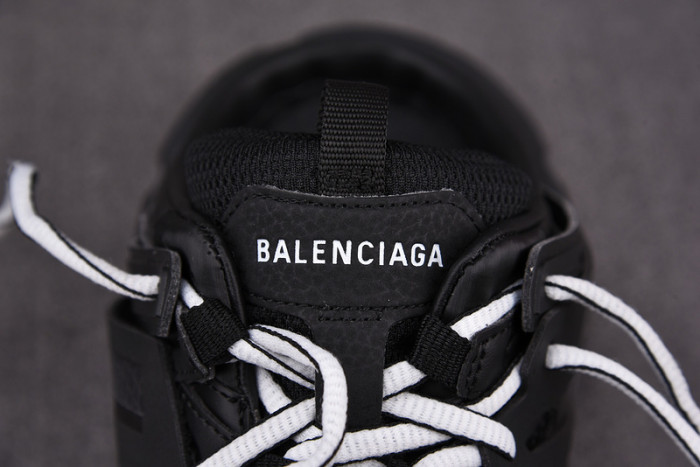 TRACK SNEAKER TS082