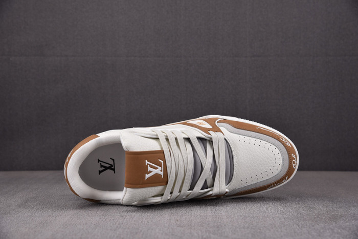 LV SNEAKER LV-000118