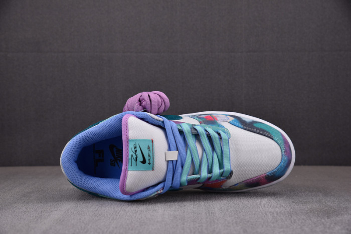 FUTURA LABORATORIES X NIKE DUNK LOW SB