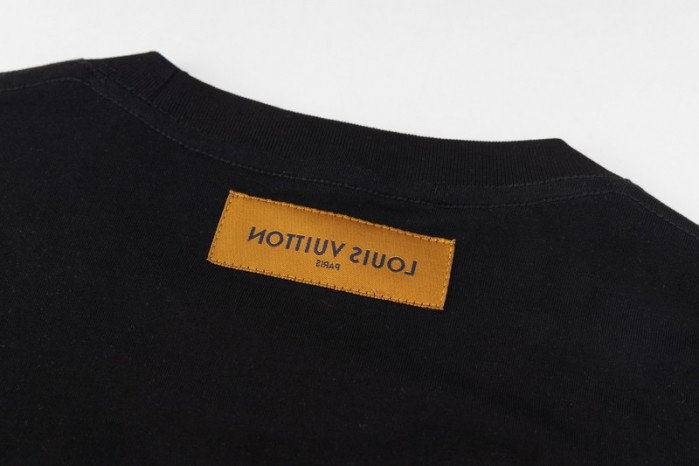 LV CLOTHES V00018