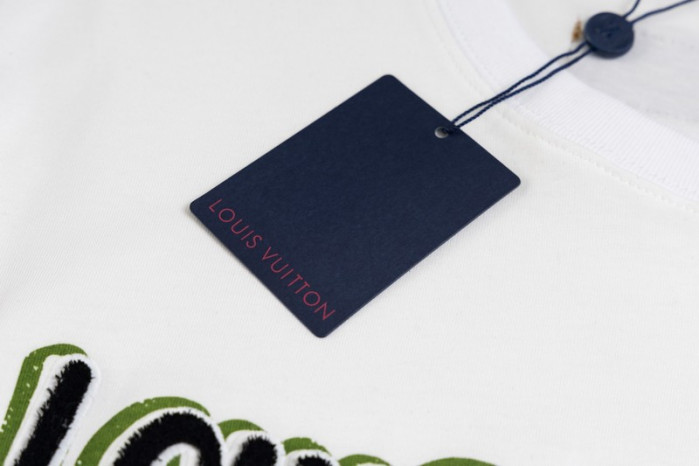 LV CLOTHES V00028