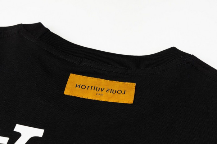 LV CLOTHES V00030