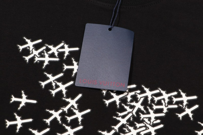 LV CLOTHES V00045