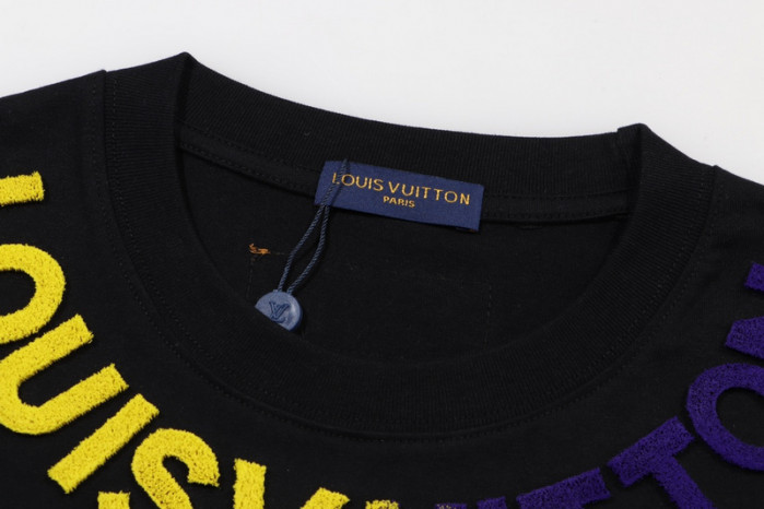 LV CLOTHES V00069