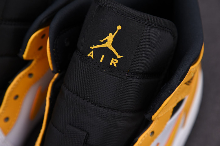 Air Jordan 1 Mid