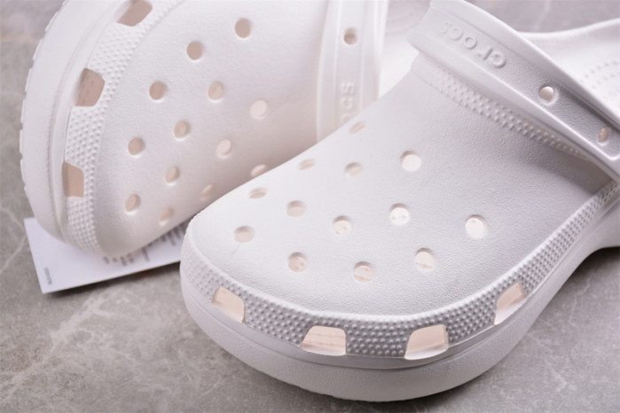 CROCS SCANDAL C00041