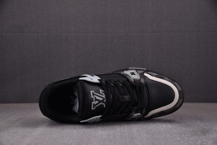 LV SNEAKER LV-000531