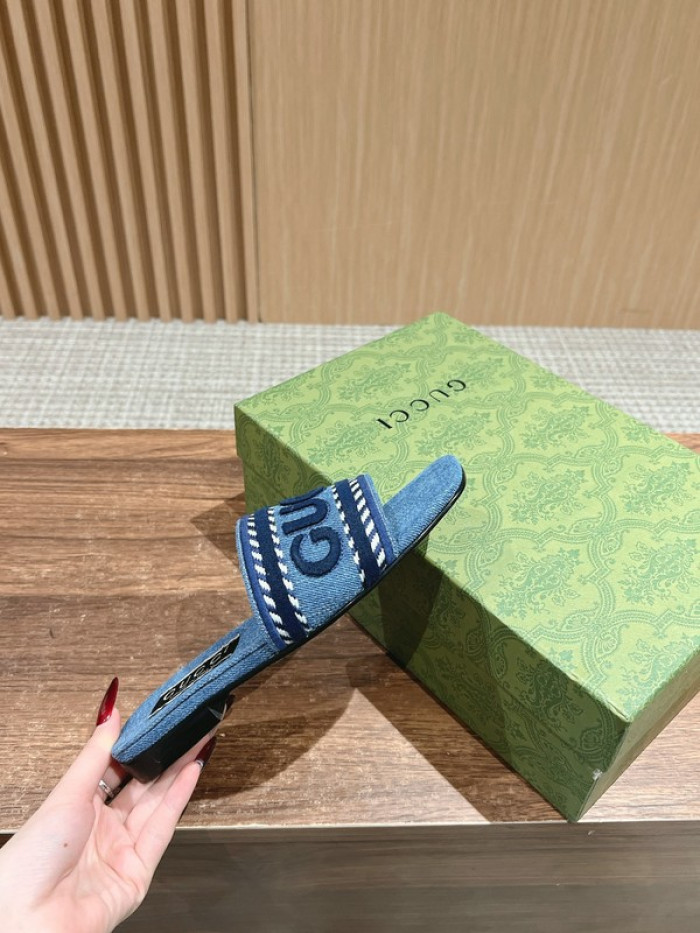 Gucc* Sandal 200