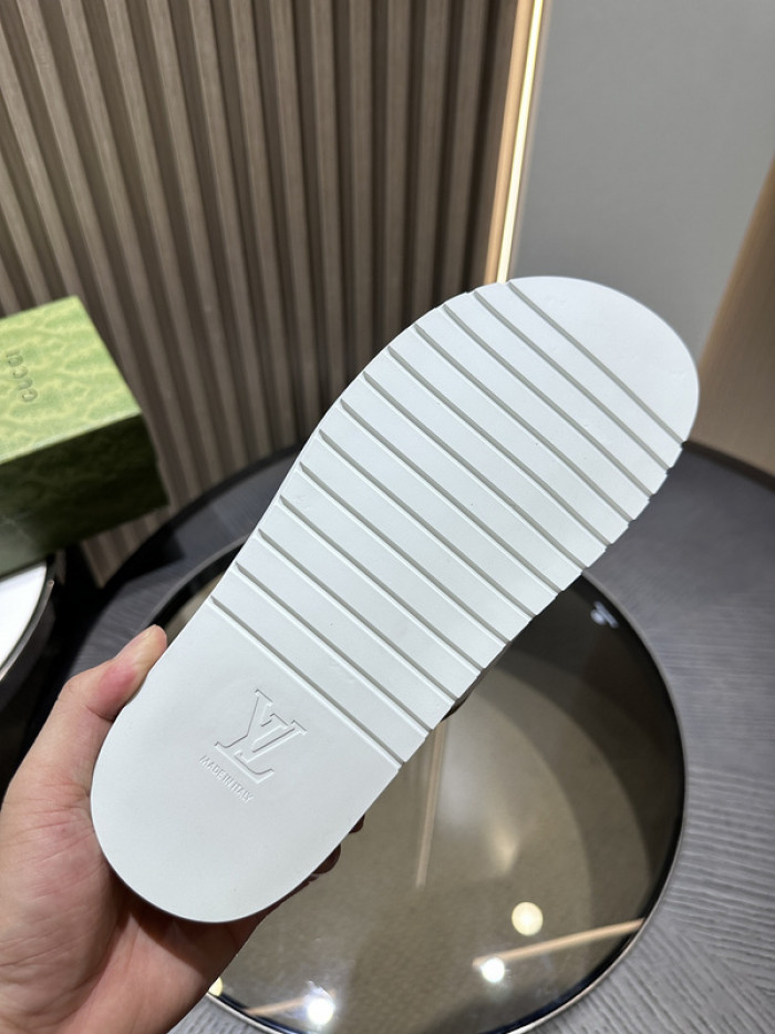 Gucc* Sandal 126