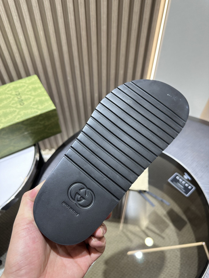 Gucc* Sandal 129
