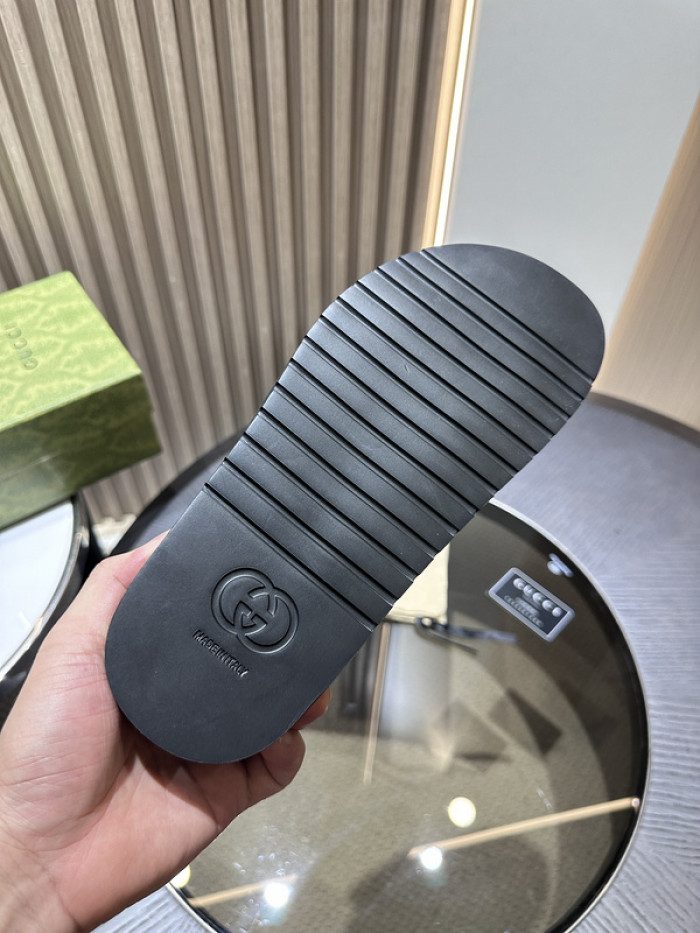 Gucc* Sandal 135