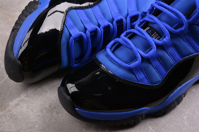 AIR JORDAN 11