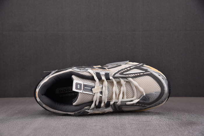 NEW BALANCE 1906A