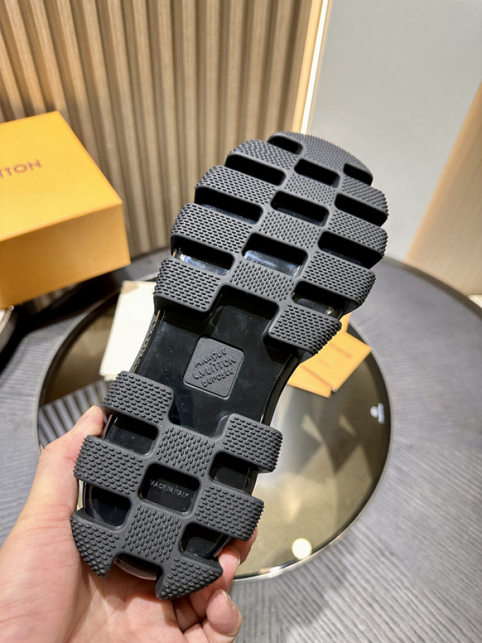LV BOOTS L000029