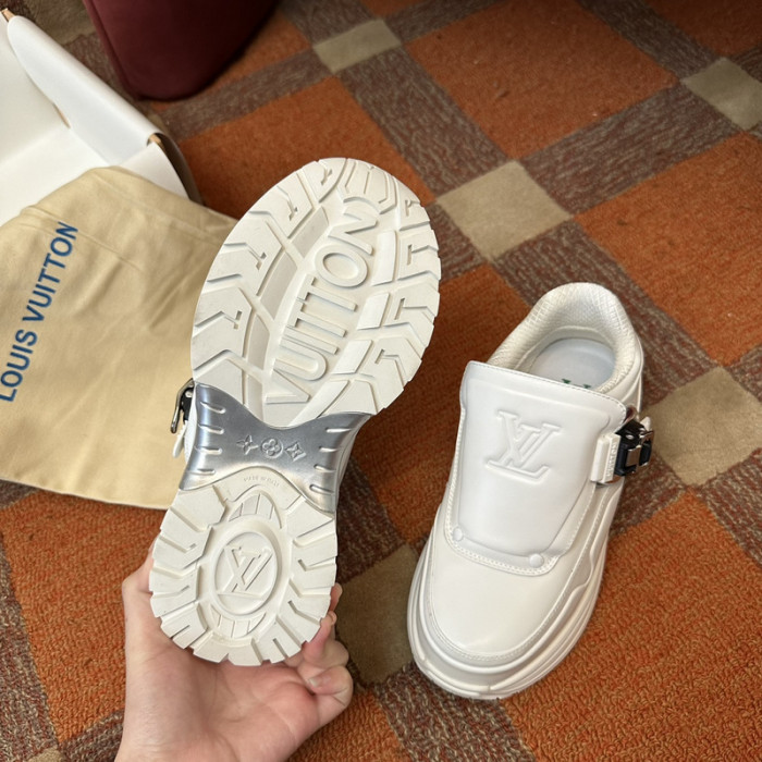 LV LV-000621