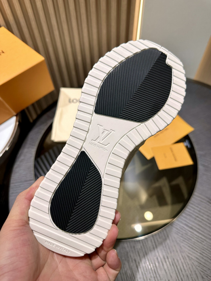 LV LV-000622