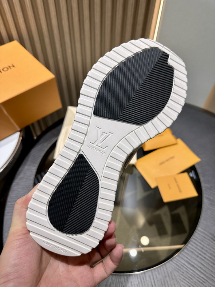 LV LV-000624