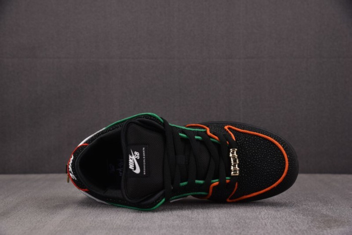 Bronx Girls Skate x Nike Dunk SB Low HV1664-001