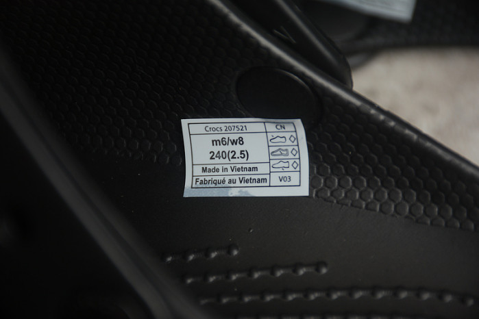 CROCS SCANDAL C00029