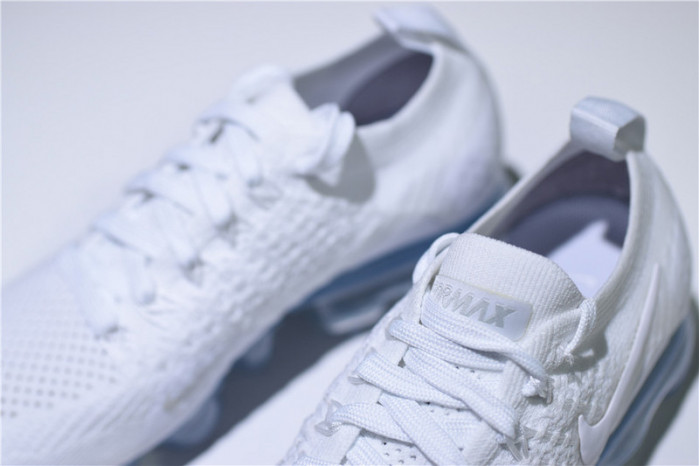 Nike Mens Air VaporMax Flyknit 2.0 Triple White 942843-100
