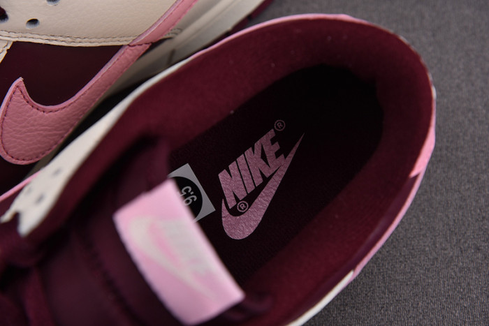 Nike Dunk Low "Valentine