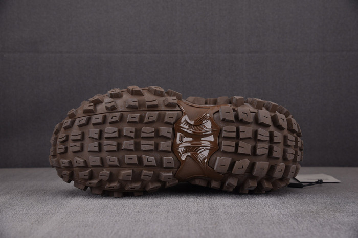 DEFENDER SNEAKER DS008