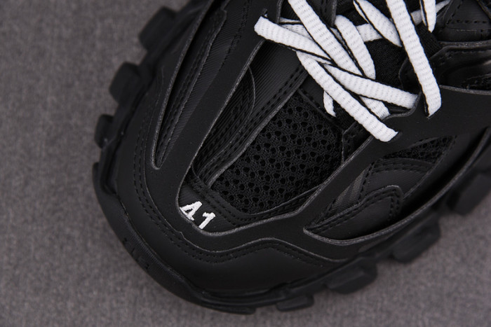 TRACK SNEAKER TS082