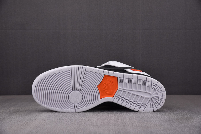 Nike SB Dunk Low TIGHTBOOTH FD2629-100