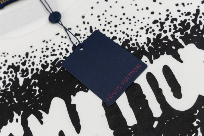 LV CLOTHES V00015