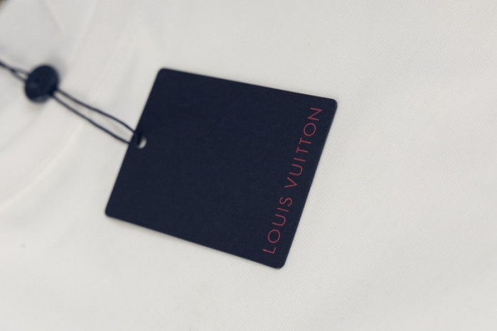 LV CLOTHES V00021