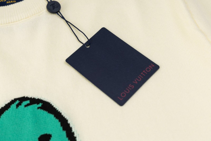 LV CLOTHES V00026