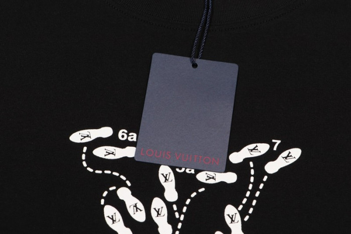 LV CLOTHES V00041