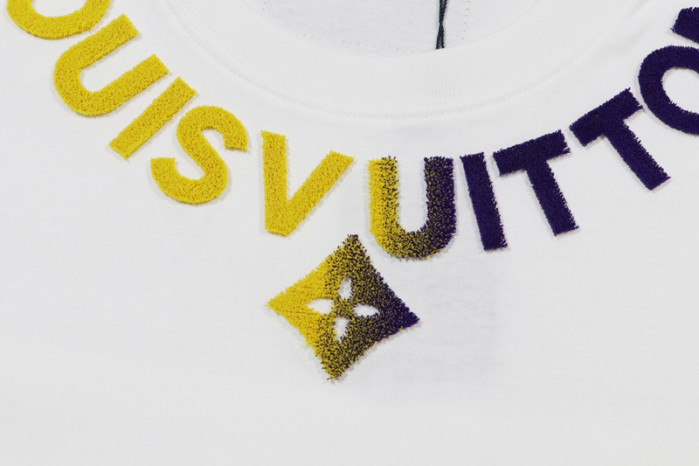 LV CLOTHES V00079