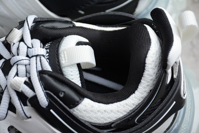 TRACK SNEAKER TS131