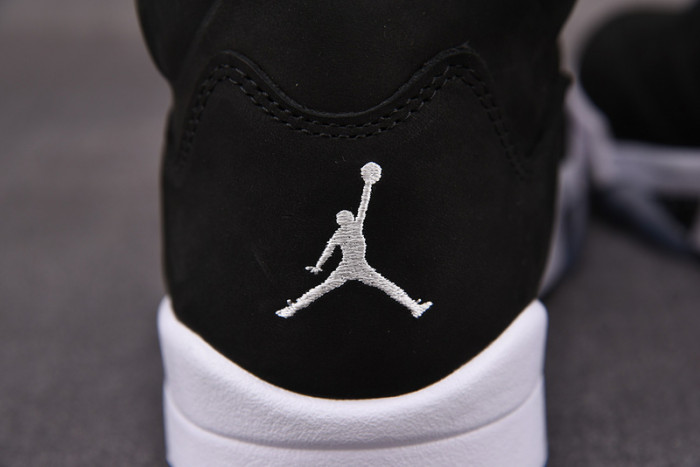 AIR JORDAN 5 RETRO