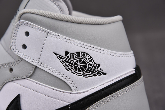 Air Jordan 1 Mid 