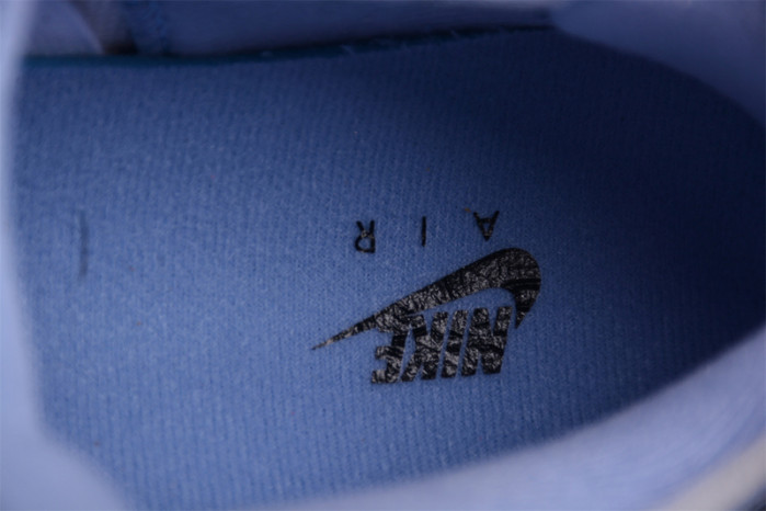 AIR JORDAN 4