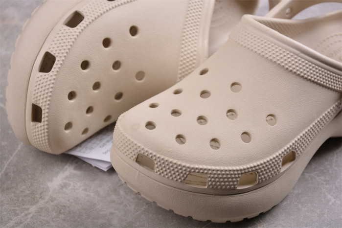CROCS SCANDAL C00039