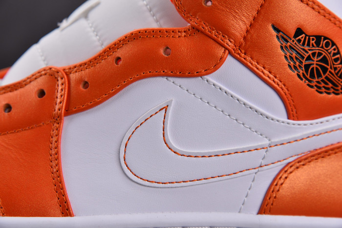 Air Jordan 1 Mid SE 