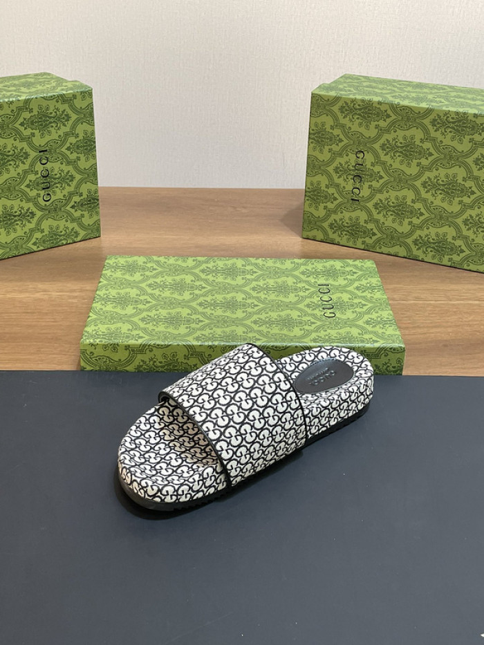 Gucc* Sandal 181