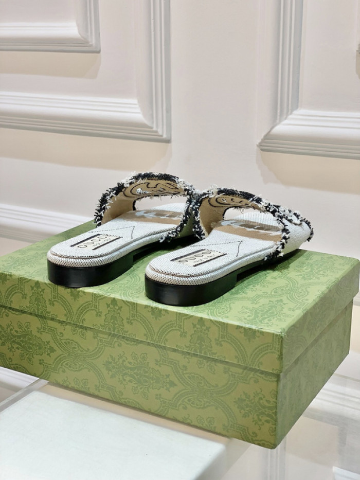Gucc* Sandal 202