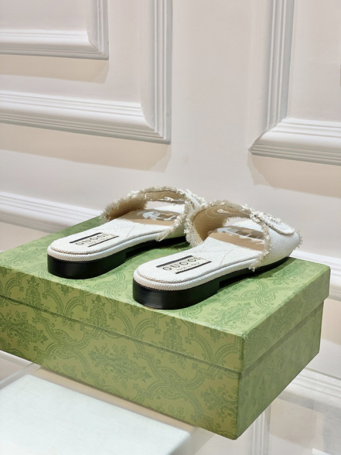 Gucc* Sandal 208