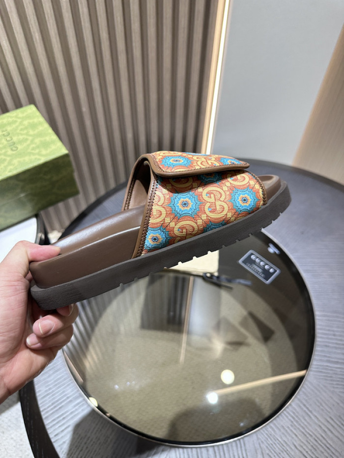 Gucc* Sandal 132