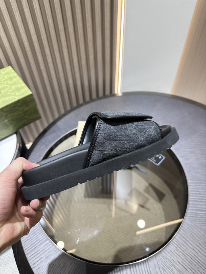 Gucc* Sandal 137