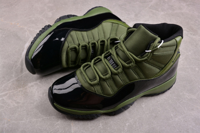 AIR JORDAN 11