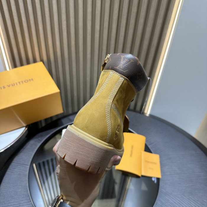 LV BOOTS L000043