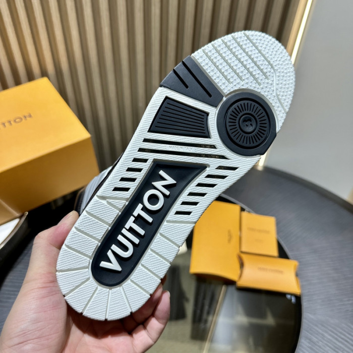 LV LV-000633