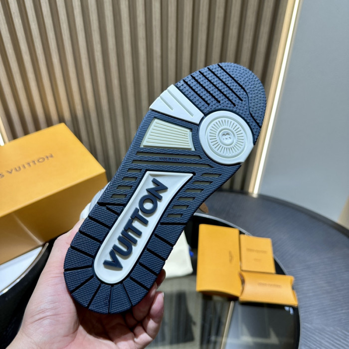 LV LV-000635