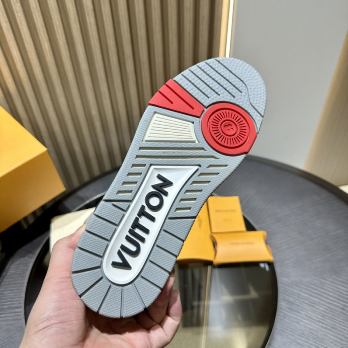 LV LV-000636